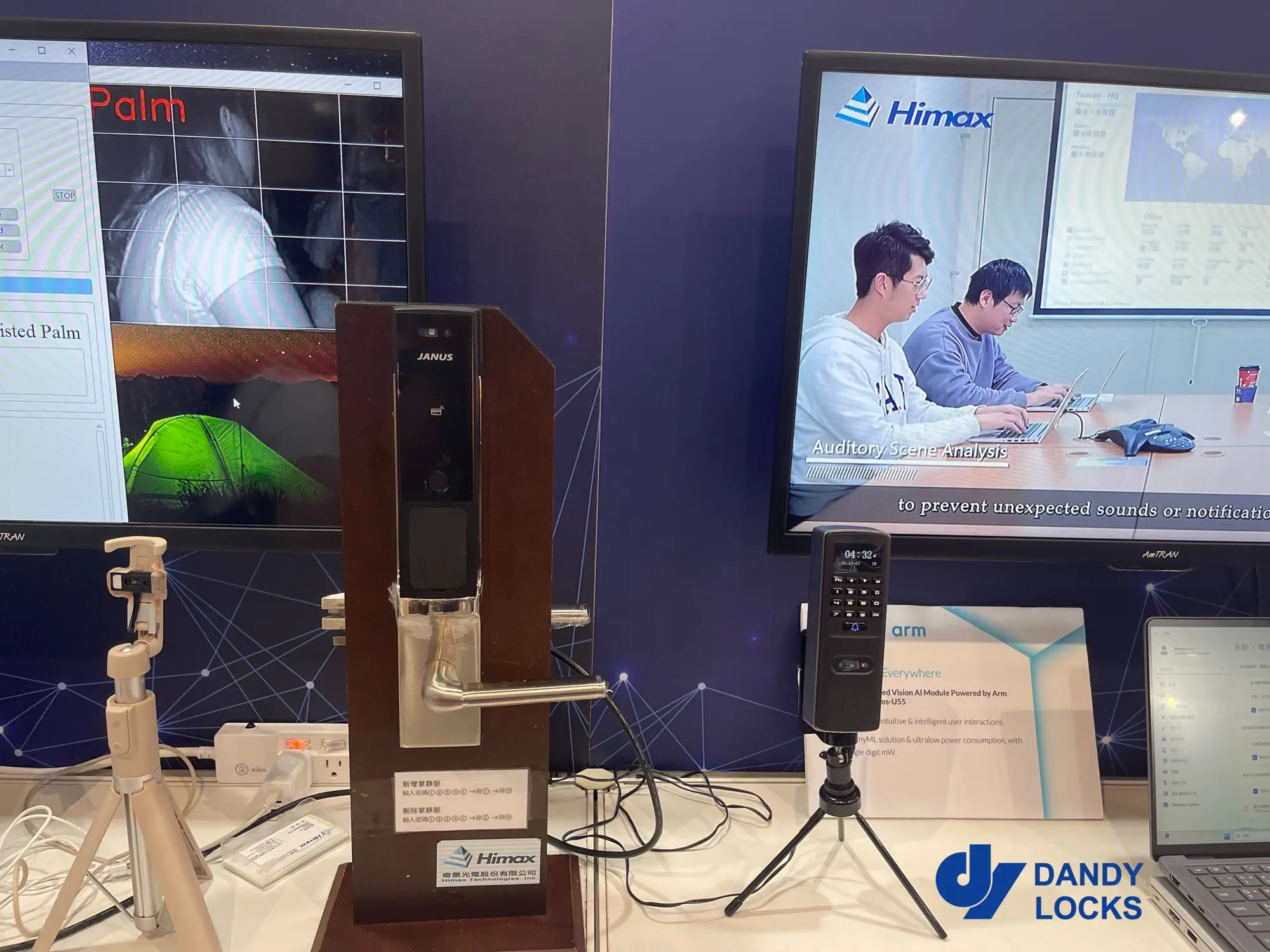 COMPUTEX 2025 展場展示 Janus PV 智慧門鎖與 Himax 掌靜脈辨識模組